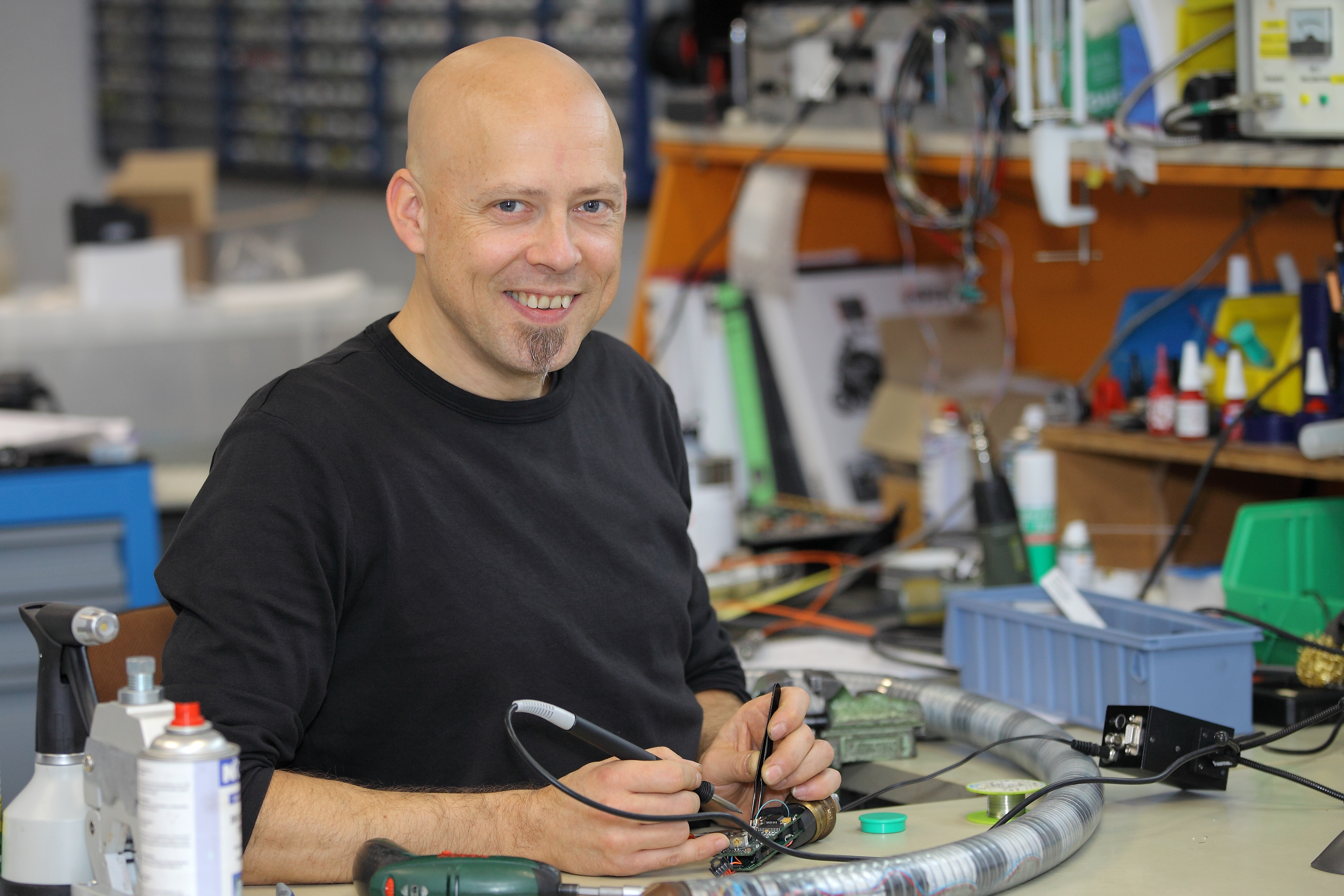 Raphael Bechtold (Leiter Fertigung, Service) Raphael Bechtold (Leiter Fertigung, Service)